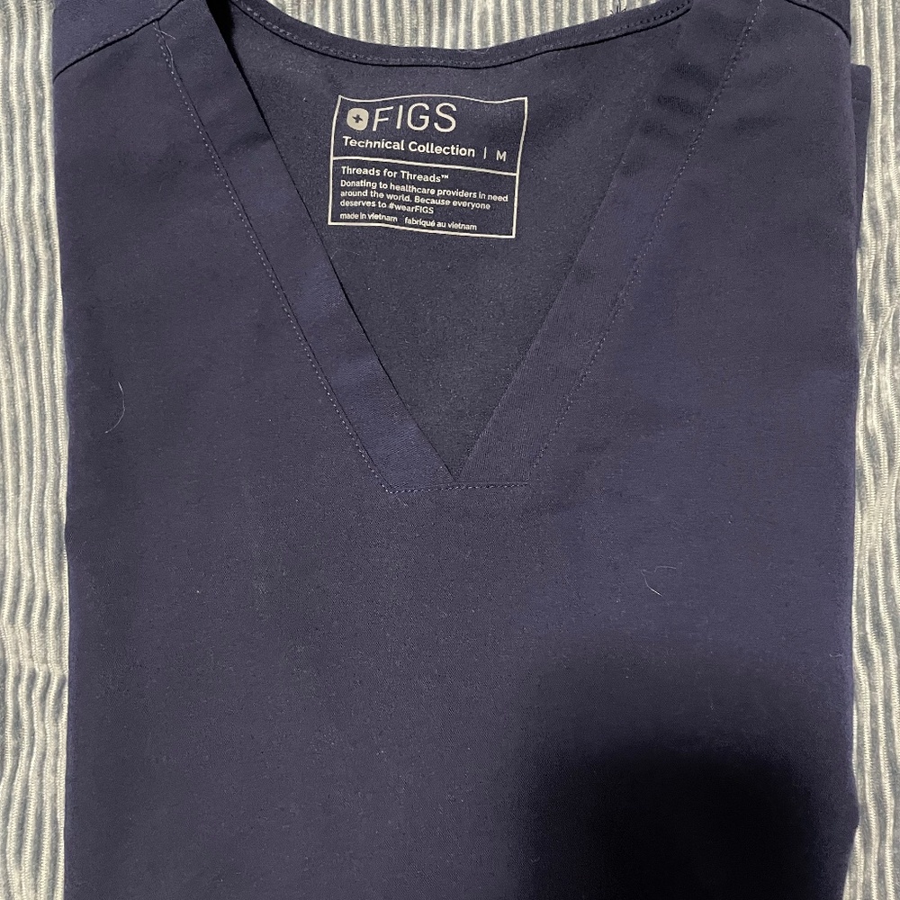 FIGS scrub top